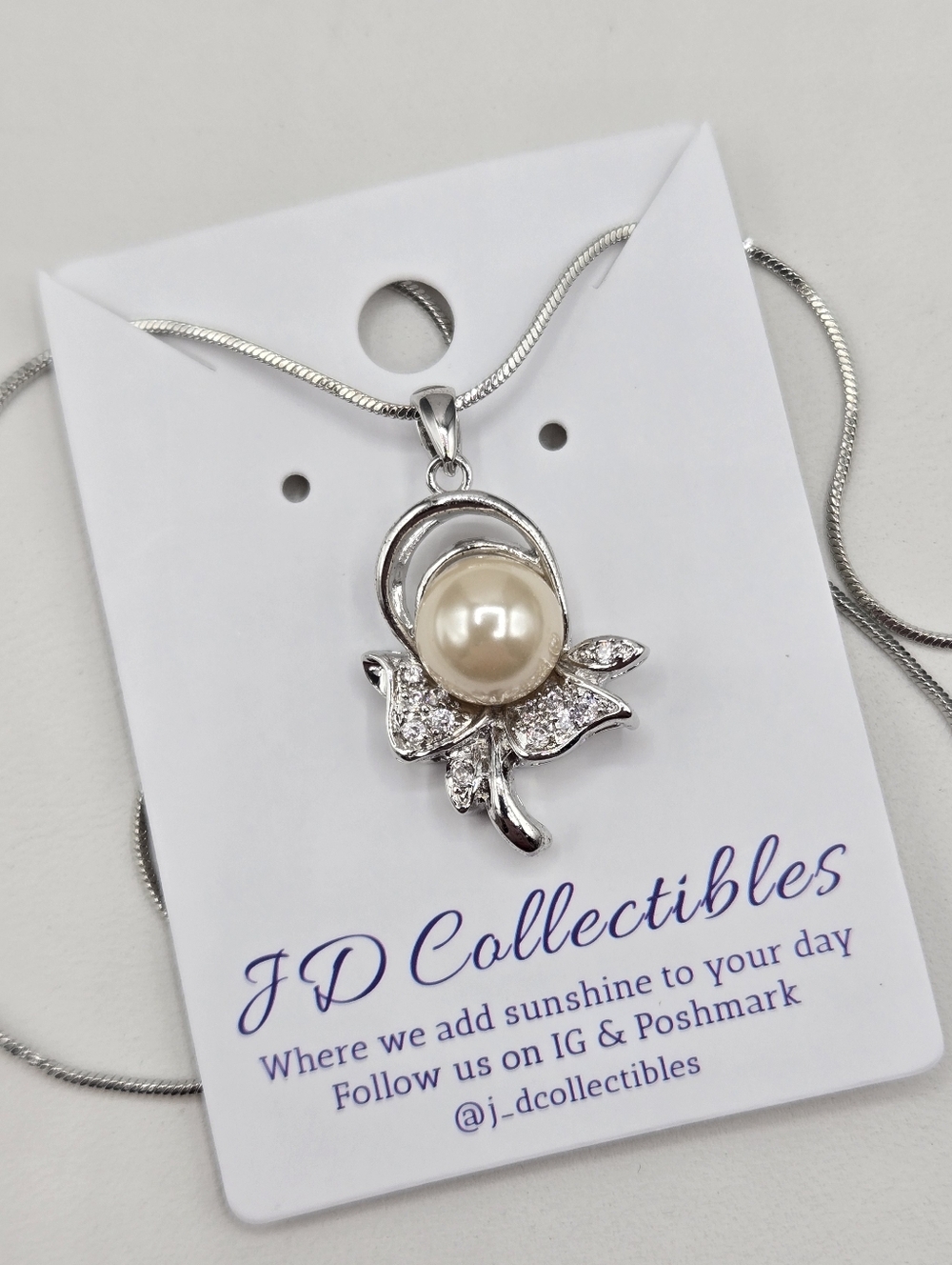 Swarovski Crystal Elements Silver Flower Necklace Ivory Pearl 18 - 20 inch